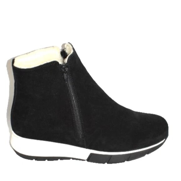 New! La Canadienne Nikola Suede Shearling Sneaker Booties Black Size 8 DD515 - Picture 1 of 6